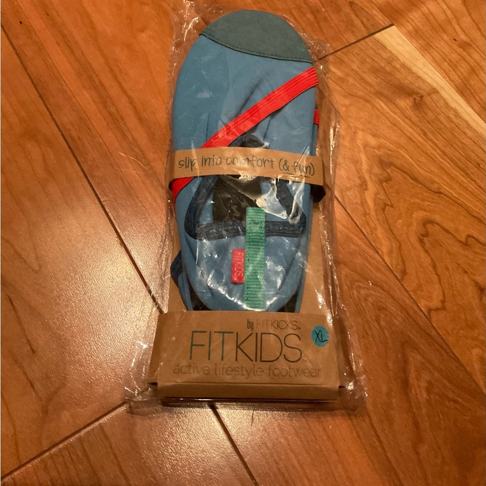 Fitkicks FitKids XL Footwear NWT